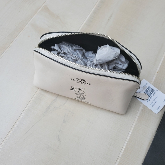 NWT COACH x SNOOPY cosmetic bag F65208 - Picture 3 of 9